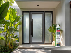 Pintu kaca modern yang memberikan kesan terbuka dan terang di rumah Anda, solusi terbaik untuk ruang lebih terang.